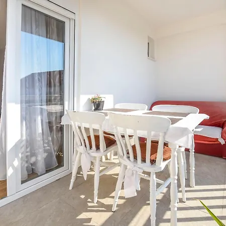 Apartment Perisa *
