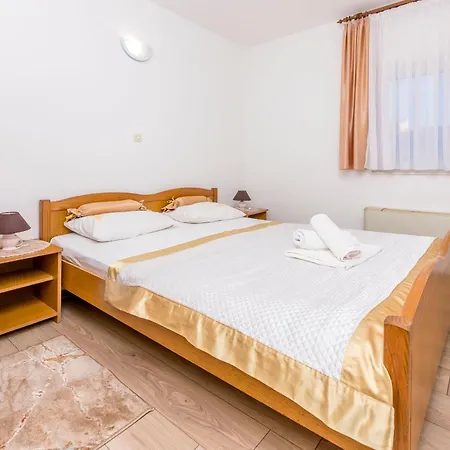 Perisa Rogoznica (Sibenik-Knin)